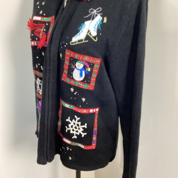 Mercer Street Women’s Black with Red Plaid Collar Holiday Cardigan Full Zip - Picture 4 of 5